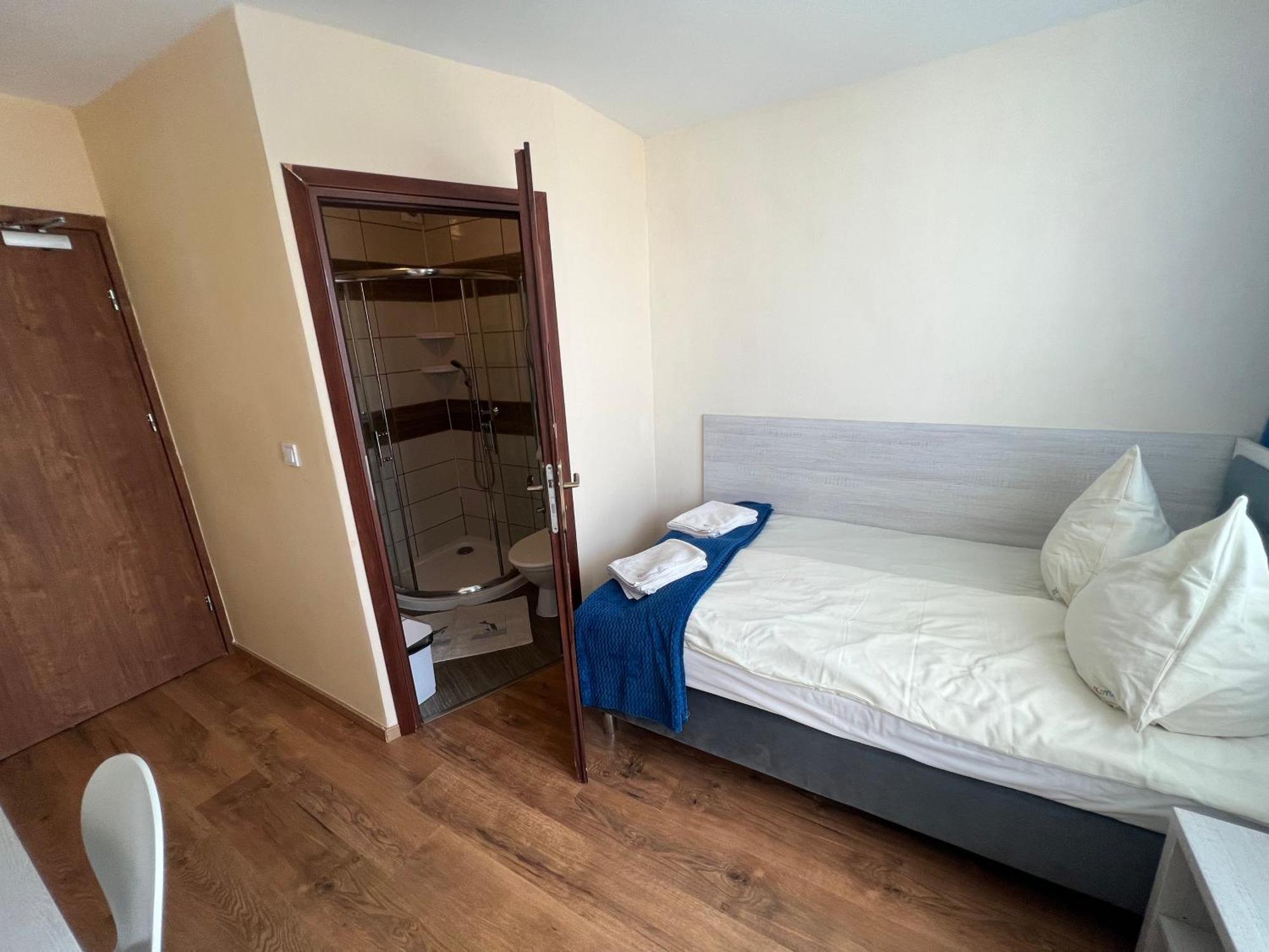 Dom Wczasowy Koral Dziwnów Exterior foto