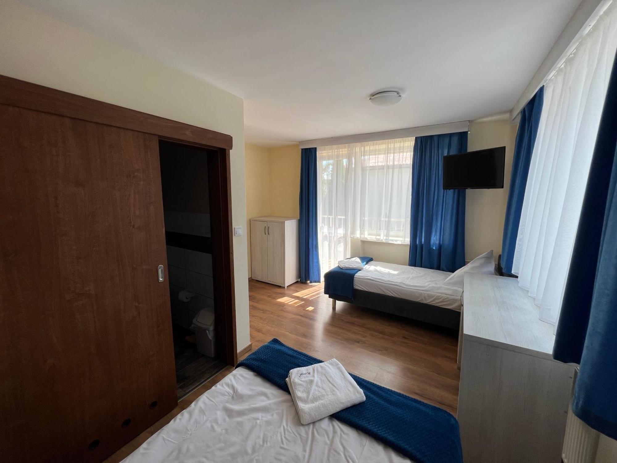 Dom Wczasowy Koral Dziwnów Exterior foto